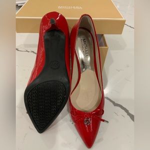 Michael Kors red kitten heel pump size 8